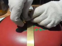 吃菌汤火锅遭强制上锁！商家：为防止见手青中毒