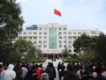 “一家几口都是公务员”，人口小县财政供养入不敷出！副部级退休官员建议按比例削减公务人员！