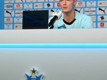 登贝莱荣膺2025金球奖！法甲赛场再现世界最佳风采