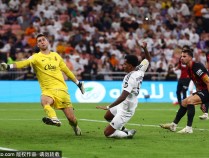 西超杯-贝林厄姆破门罗德里戈建功 皇马3-0进决赛战巴萨