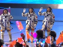 “90后”初上太空!“敦煌的女儿”樊锦诗现身出征仪式,见证神舟十九号发射高燃瞬间