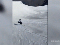 苏翊鸣完成世界首个单板坡障“背靠背”1980度空翻动作