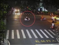 一女子肇事逃逸后仍去逛街,被抓后竟称:是路人劝我走的