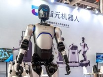 智元机器人完成对上纬新材收购交割,“稚晖君”获董事候选人提名