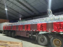 快讯:山东援藏首批救灾物资抵达定日震中