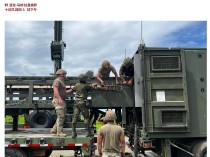 菲律宾坐滩舰官兵饿的受不了,抢劫中国渔船,菲军真的在准备打仗