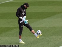 暴怒!阿隆索更衣室通道找裁判理论 皇马主帅连续两场质疑判罚