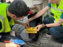 0001诞生！直击广州首张“电鸡”专用号牌核发