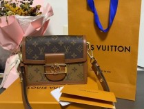 同居之后男子靠偷盗女友名牌包、金首饰维持恋爱开销,被刑拘!