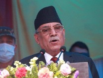 解放军继续驻扎尼泊尔，国际机场瘫痪，尼泊尔总理紧急逃离，9国迅速采取行动