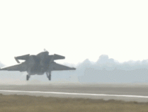 时隔14年！歼-20首飞珍贵画面首次公开