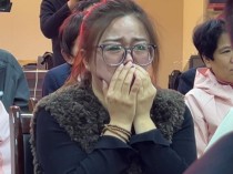 神舟二十一号发射圆满成功，航天员张洪章堂妹捂嘴屏气激动落泪：任务一定圆满完成，等待团聚时刻