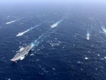 不官宣不军演，大批解放军军舰暗中集结东亚，让高市早苗越看越慌！外交部回应措辞不简单